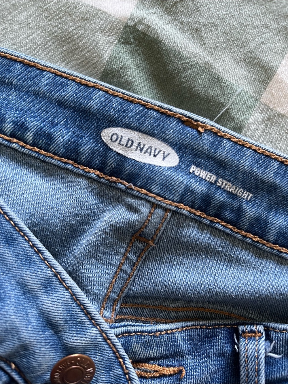 Old Navy women’s Blue Power Straight Jeans 10 Tall